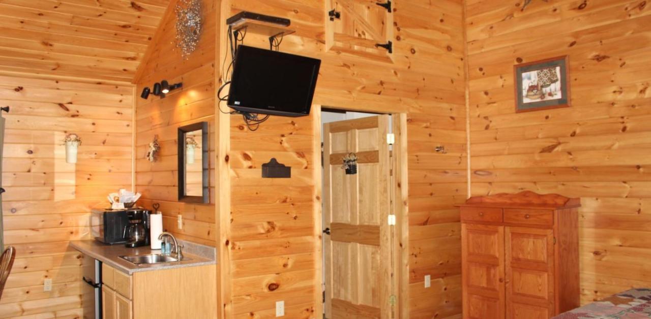 7Cs Lodging Flintstone Екстер'єр фото