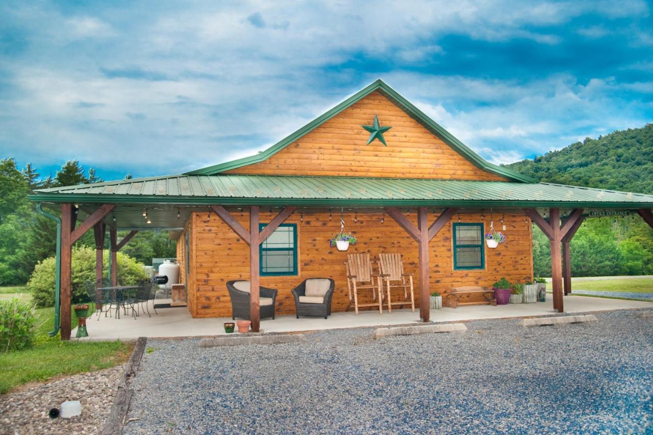 7Cs Lodging Flintstone Екстер'єр фото