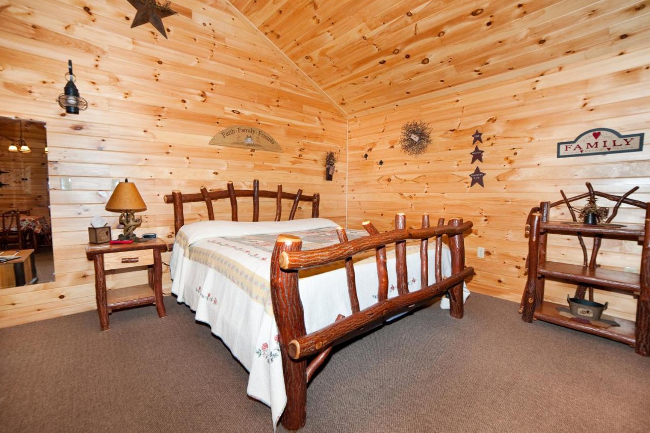 7Cs Lodging Flintstone Екстер'єр фото