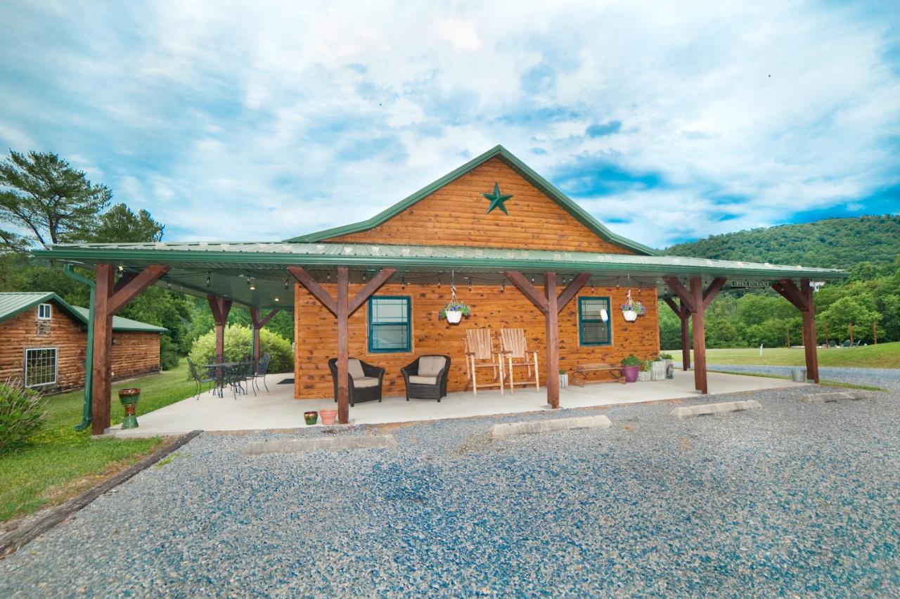 7Cs Lodging Flintstone Екстер'єр фото